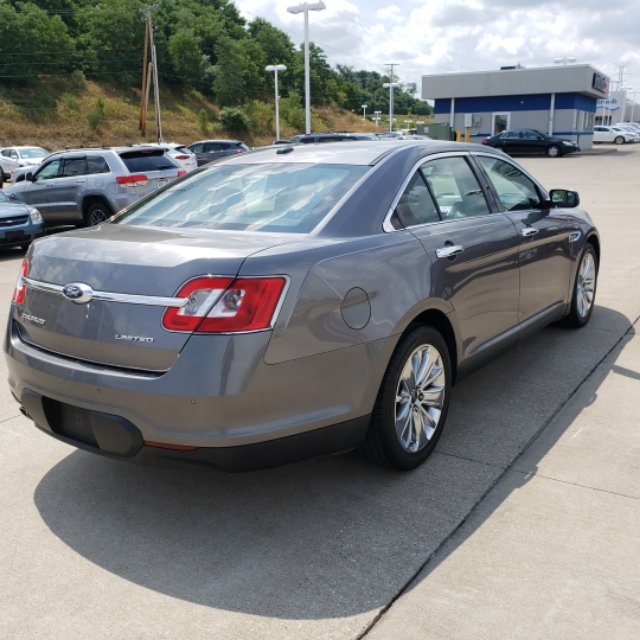 Pre-Owned 2012 Ford Taurus Limited